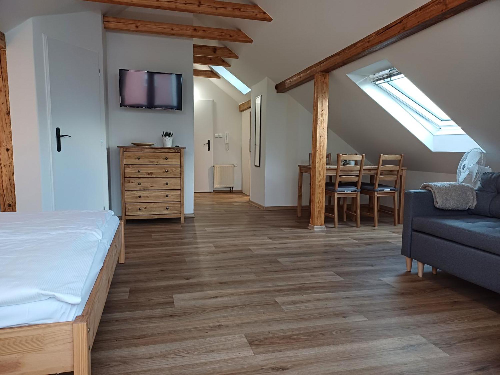 Loft Apartment Karlsbad Buitenkant foto